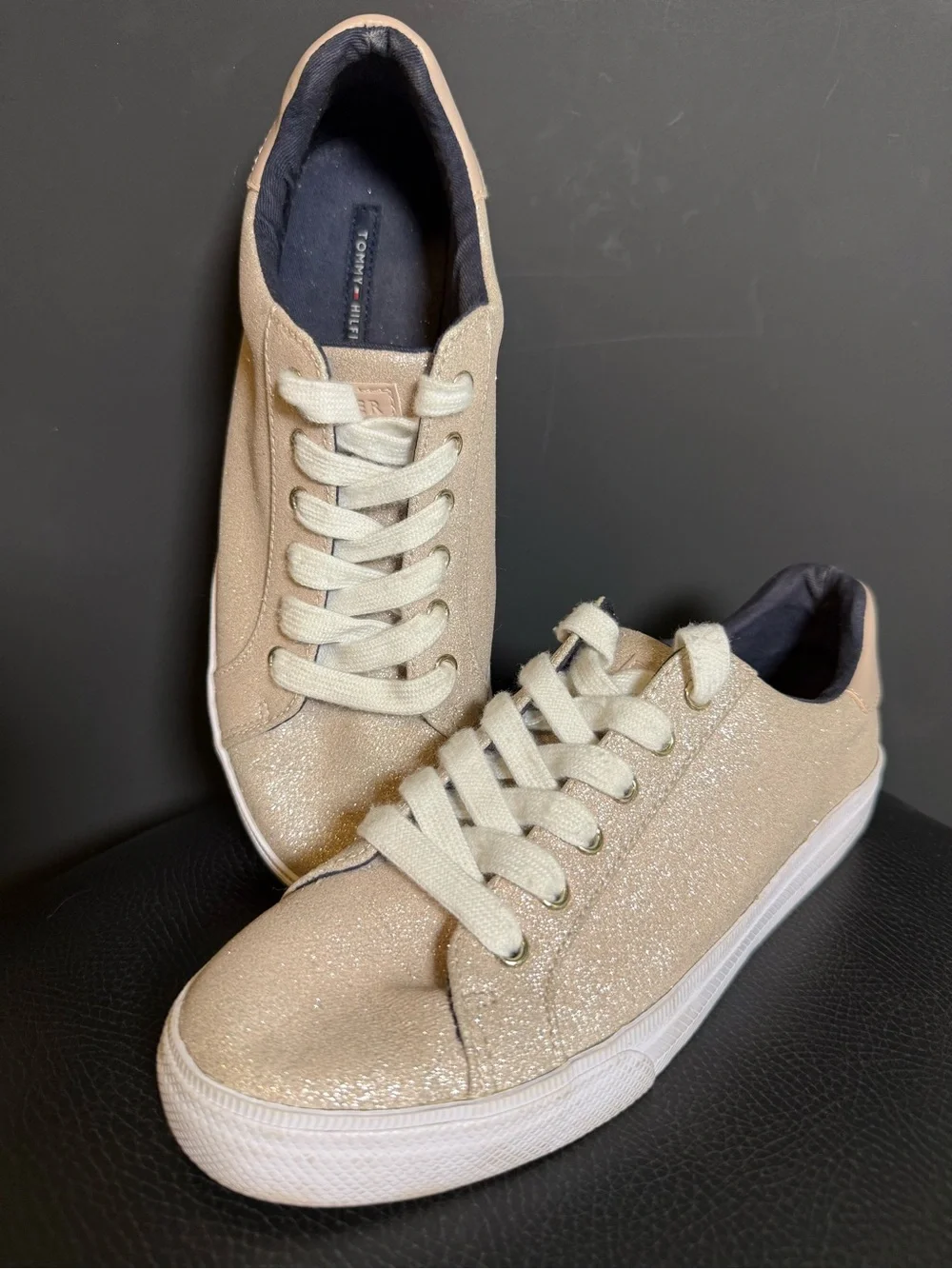 Tommy Hilfiger Twleania Gold Glitter Lace Up Sneakers Women’s Size 9M